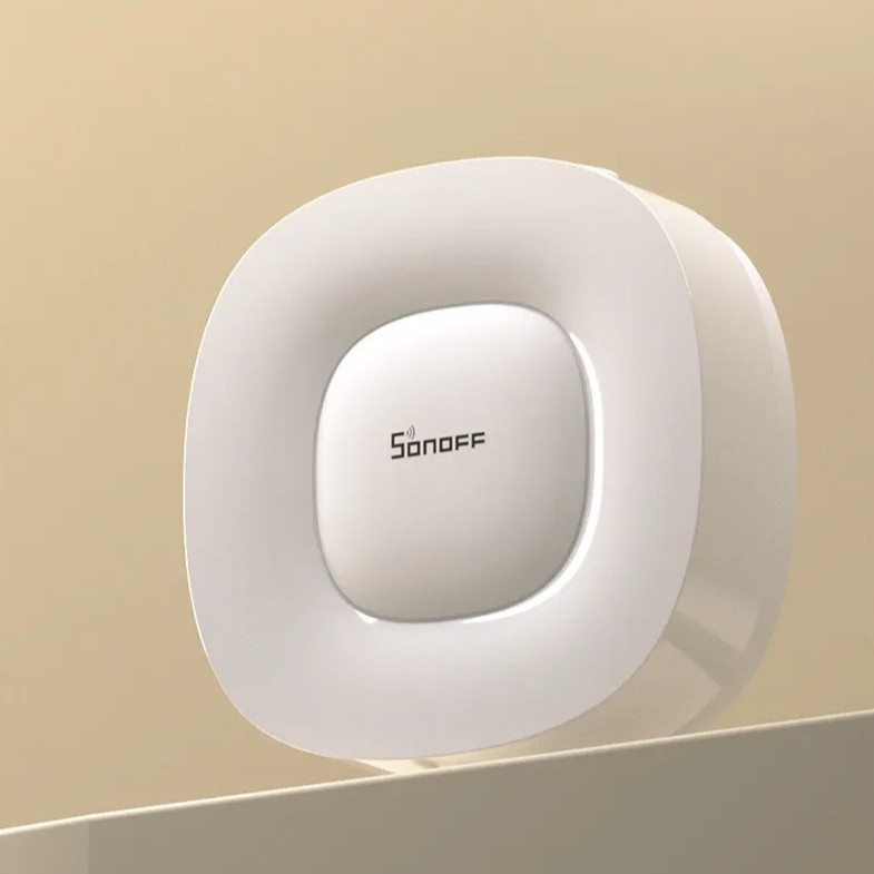 SONOFF ZBBridge-U 智慧網關,具備 200 米超廣覆蓋範圍,可透過 Matter 協議將高達 256 個 Zigbee 設備接入您的智慧家庭系統。